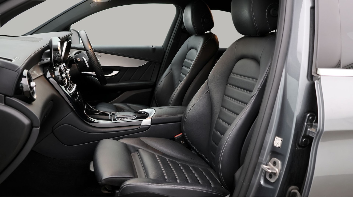 Used Mercedes-Benz GLC 2023 for sale - 77796849: Photo 14