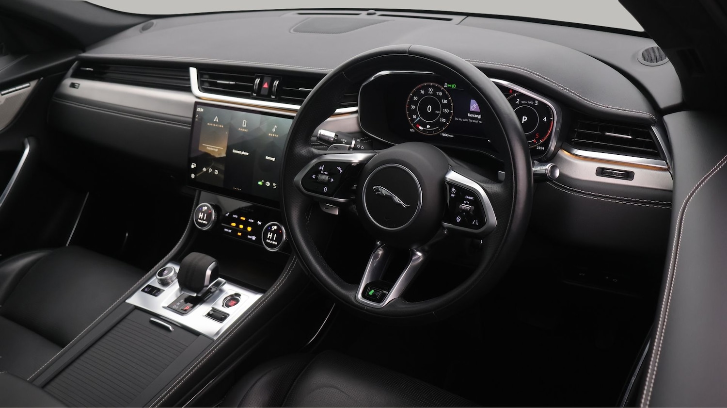 Used Jaguar F-Pace 2021 for sale - 77581908: Photo 9