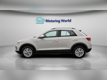 Used Volkswagen T-Roc 2023 for sale - 79222472: Photo
