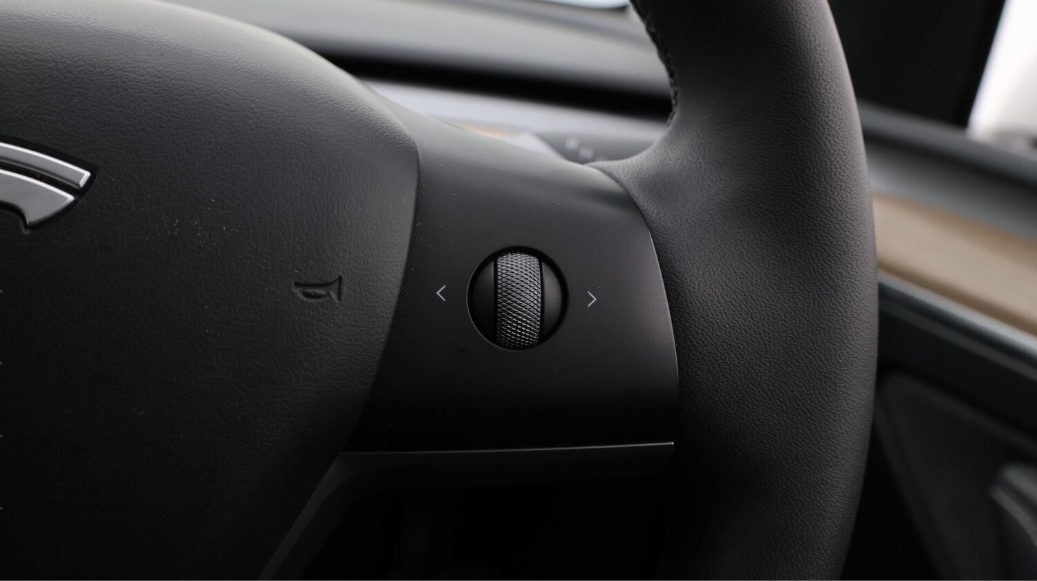 Used Tesla Model Y 2024 for sale - 76689885: Photo 24