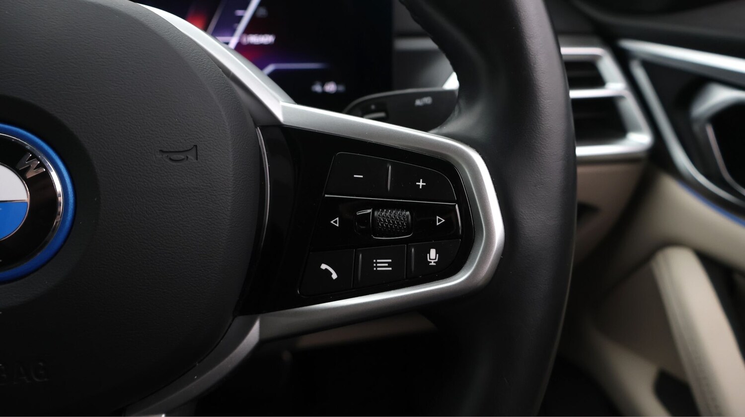 Used BMW i4 2024 for sale - 77136354: Photo 25