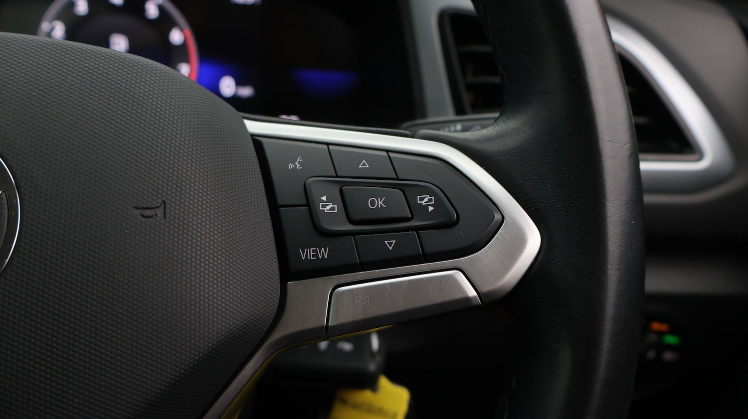 Used Volkswagen T-Roc 2023 for sale - 77618552: Photo 25