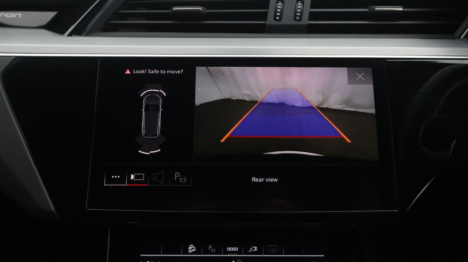 Used Audi e-tron 2021 for sale - 77516397: Photo 26