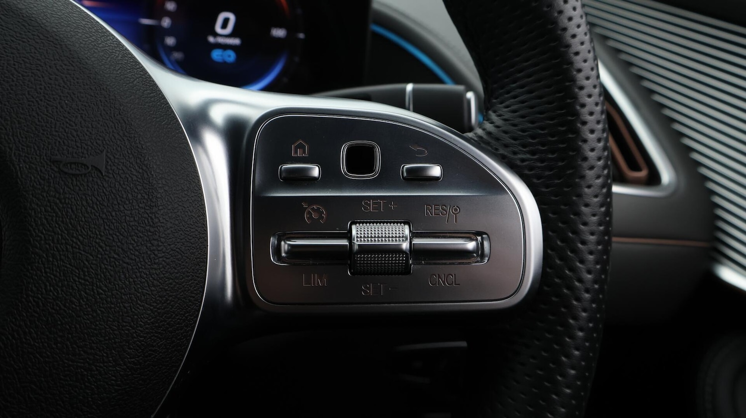 Used Mercedes-Benz EQC 2022 for sale - 76572893: Photo 27