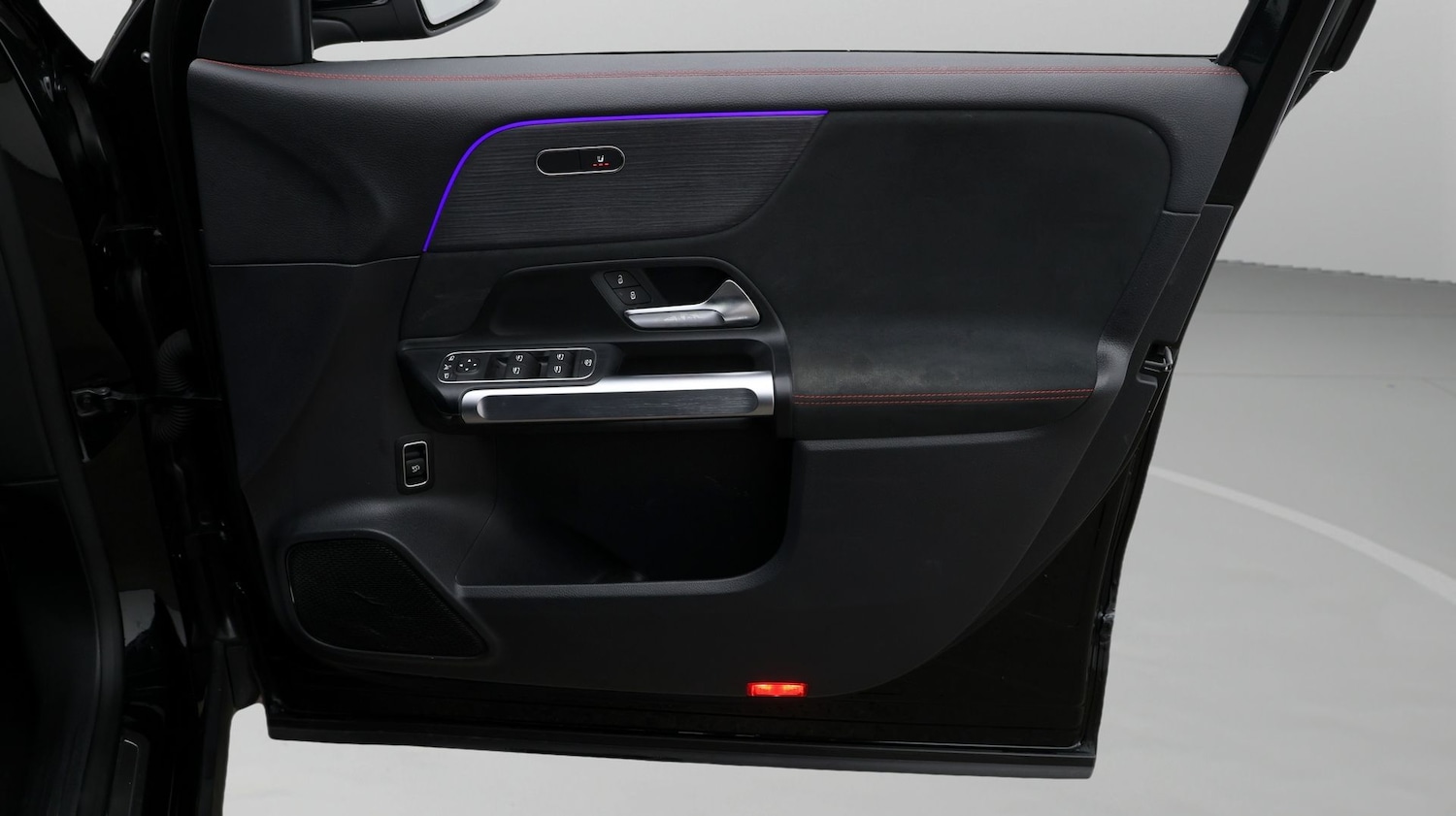 Used Mercedes-Benz EQB 2023 for sale - 77931458: Photo 15