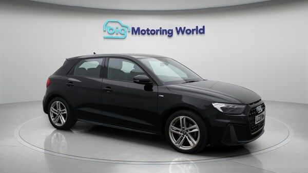 Used Audi A1 2020 for sale - 75768860: Photo 2