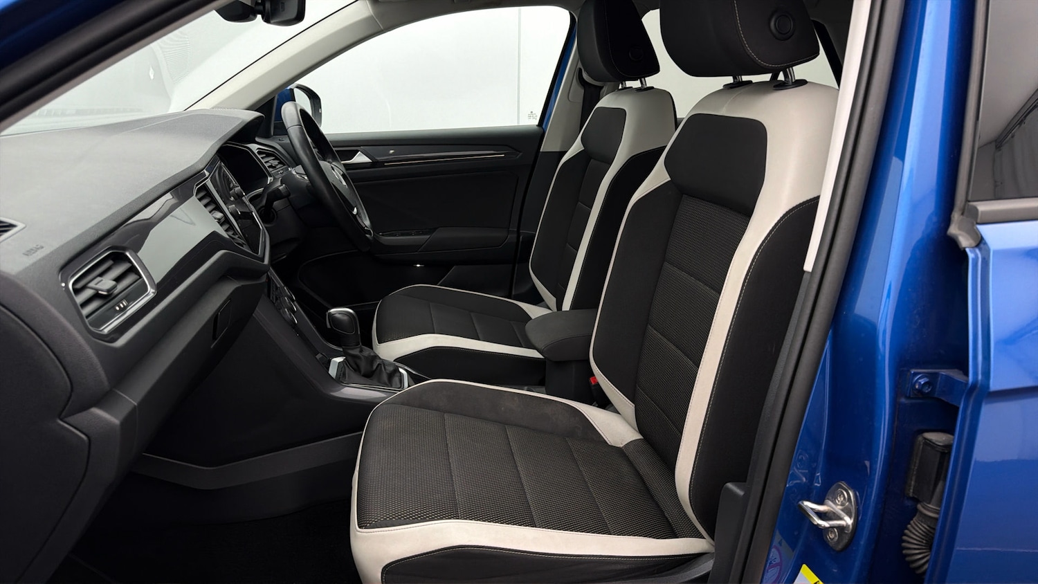 Used Volkswagen T-Roc 2021 for sale - 78196630: Photo 13