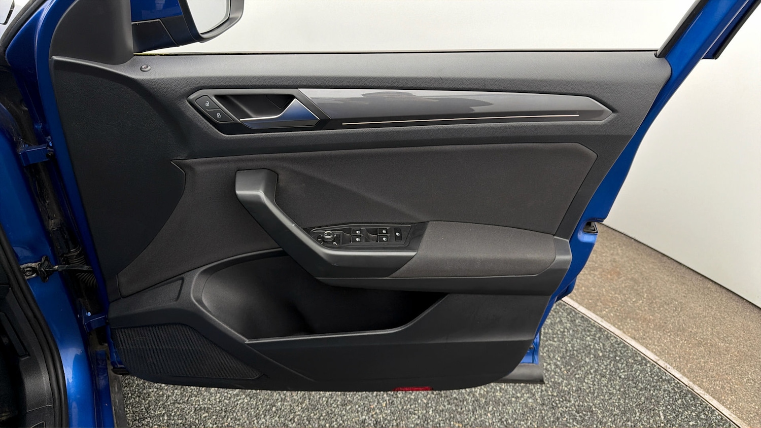 Used Volkswagen T-Roc 2021 for sale - 78196630: Photo 14