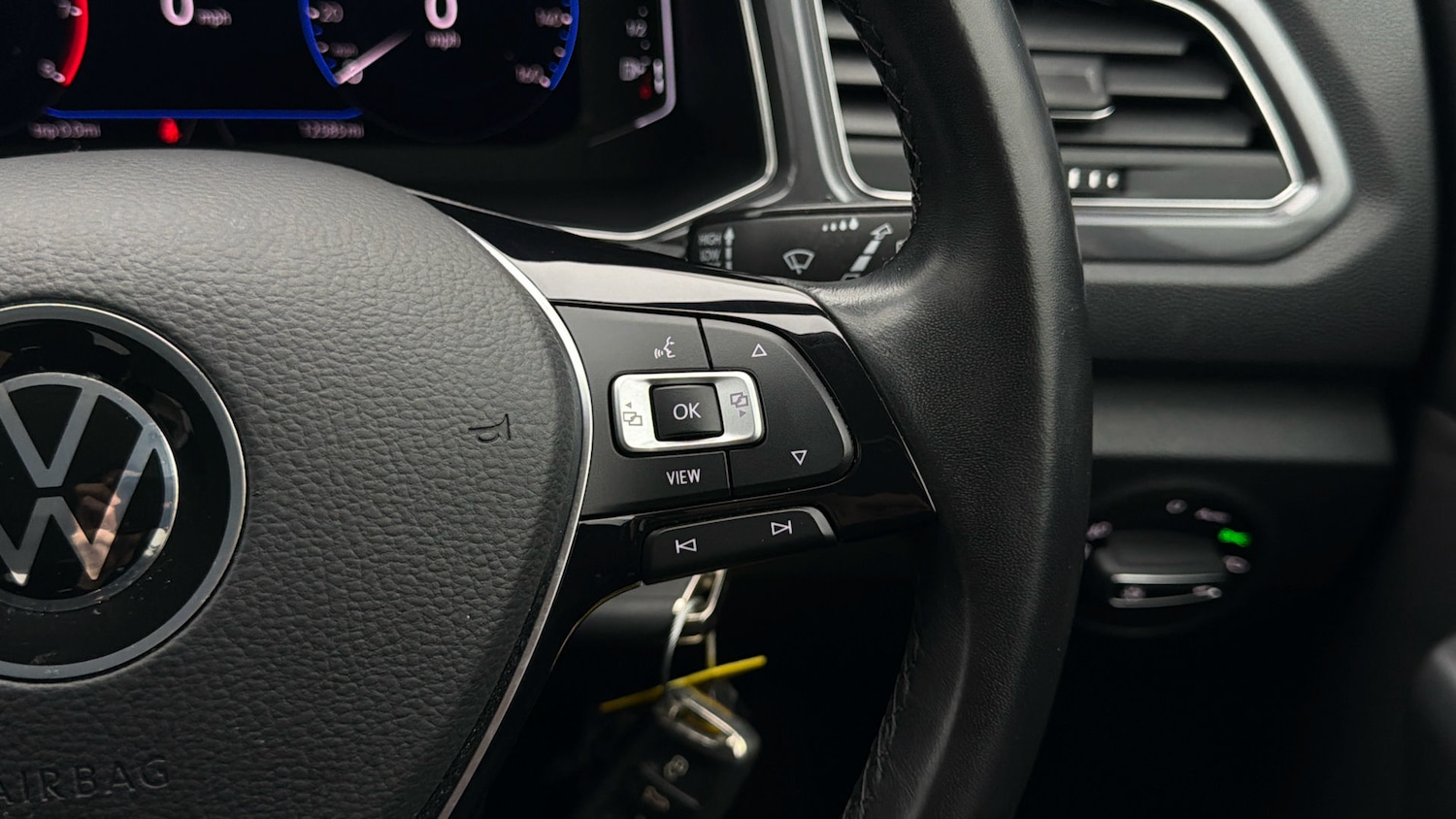 Used Volkswagen T-Roc 2021 for sale - 78196630: Photo 24