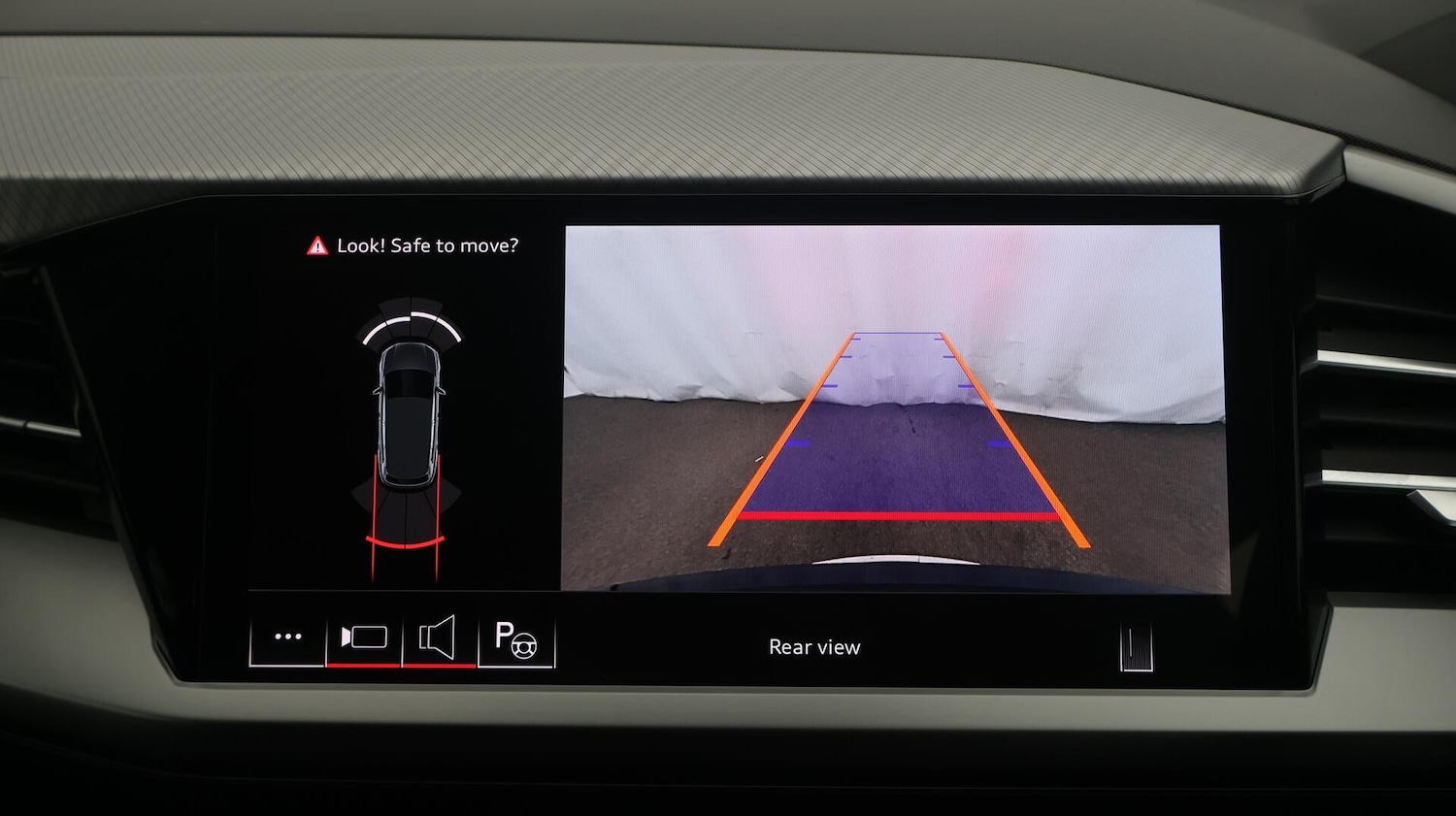 Used Audi Q4 e-tron 2024 for sale - 76380832: Photo 25