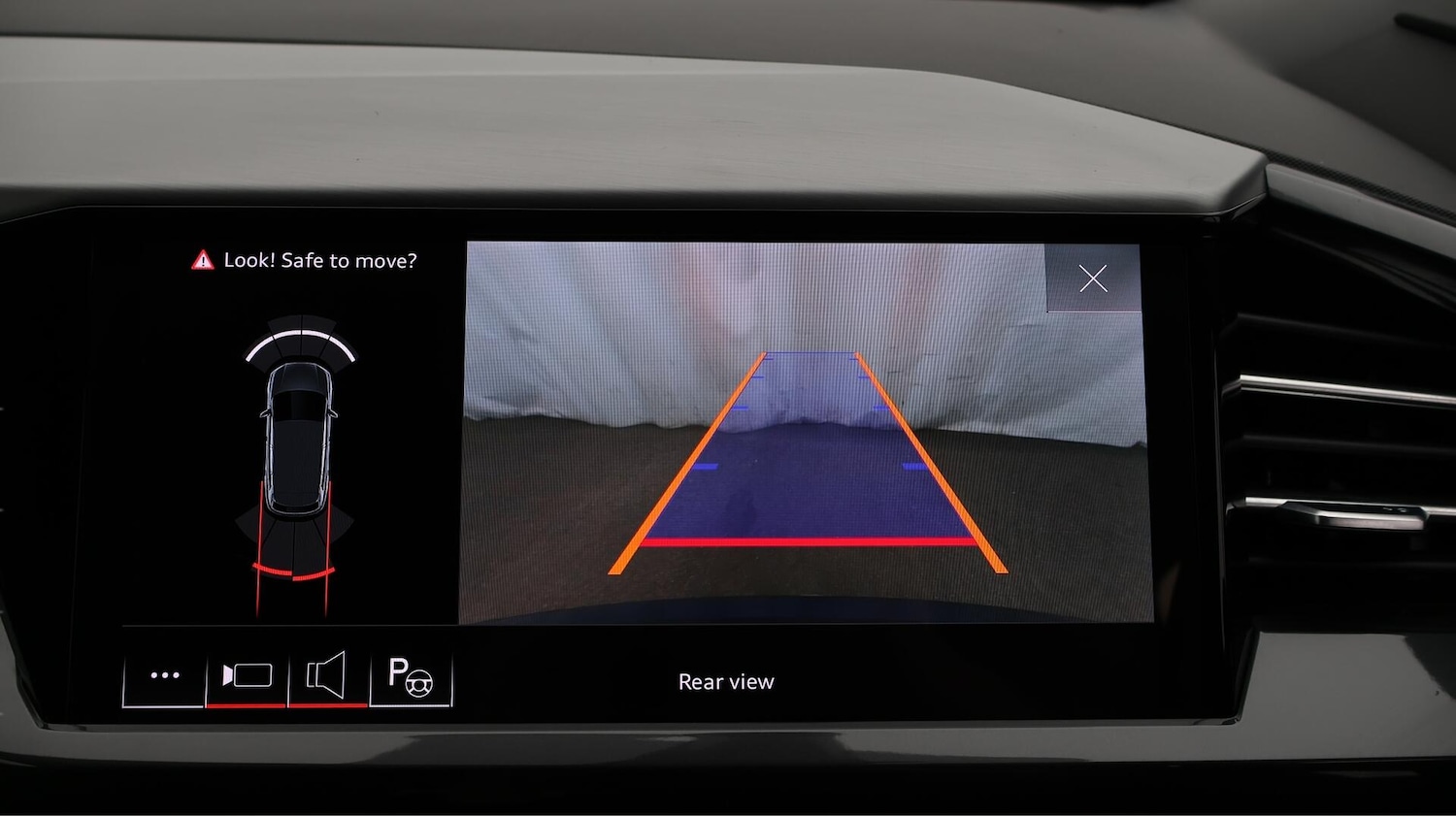 Used Audi Q4 e-tron 2022 for sale - 76771774: Photo 24