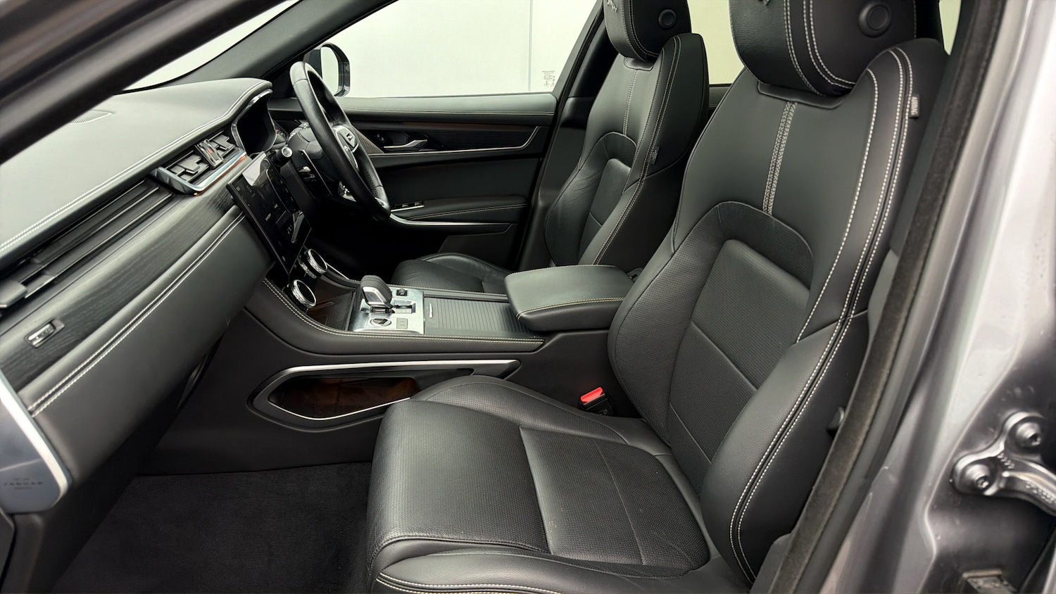 Used Jaguar F-Pace 2023 for sale - 77973852: Photo 13