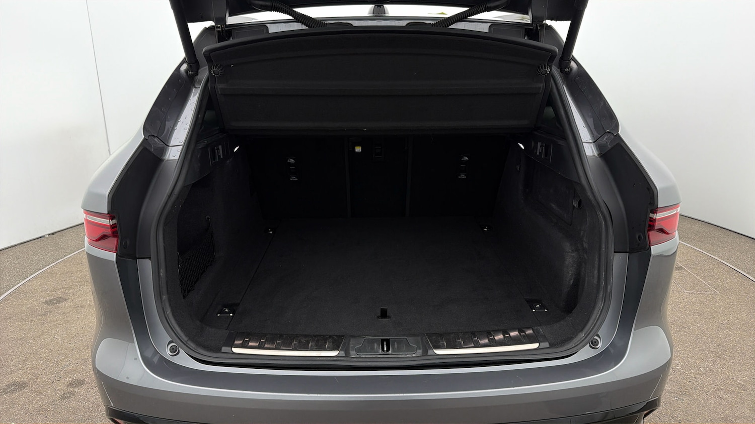 Used Jaguar F-Pace 2023 for sale - 77973852: Photo 16