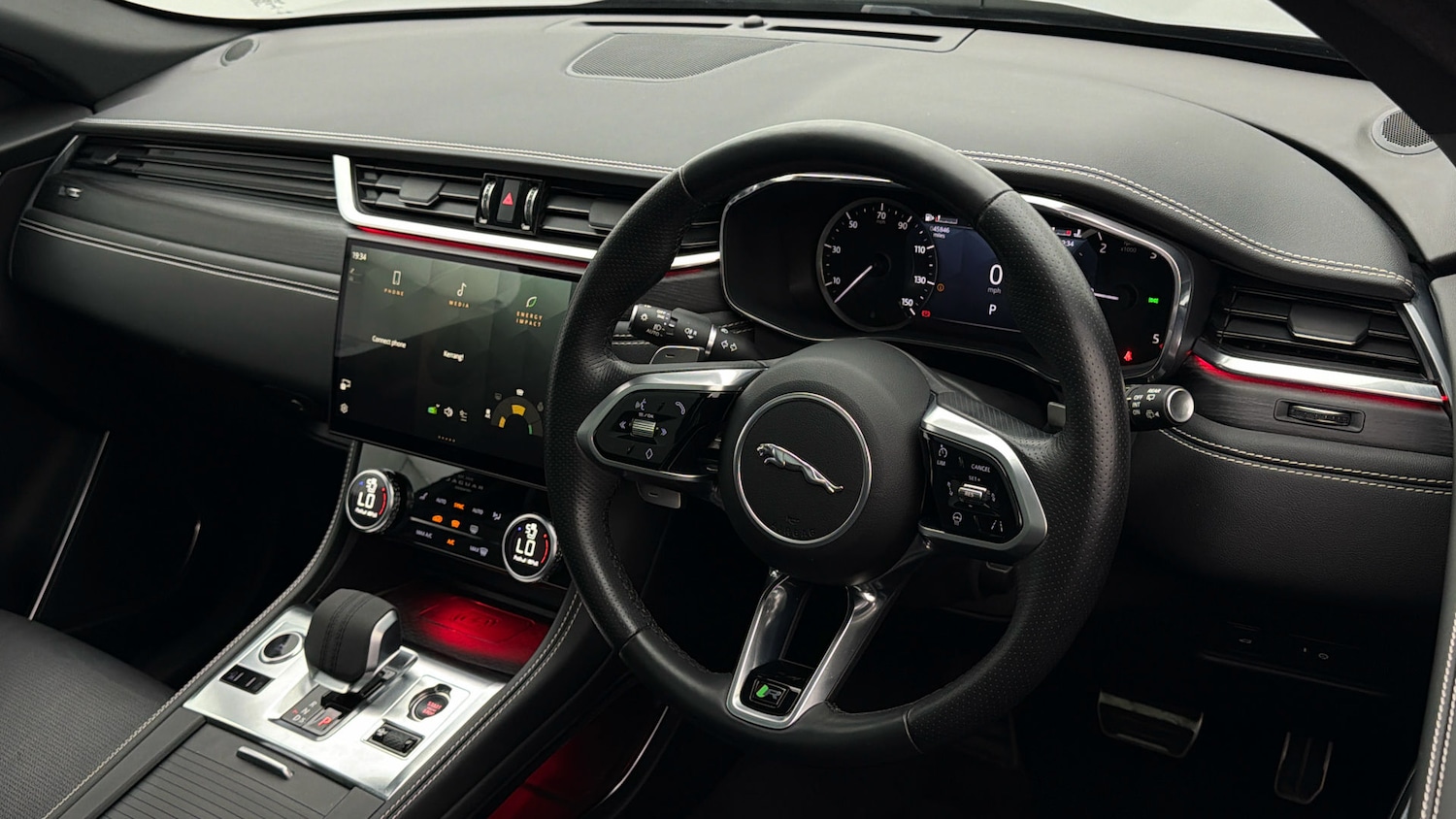 Used Jaguar F-Pace 2023 for sale - 77973852: Photo 9