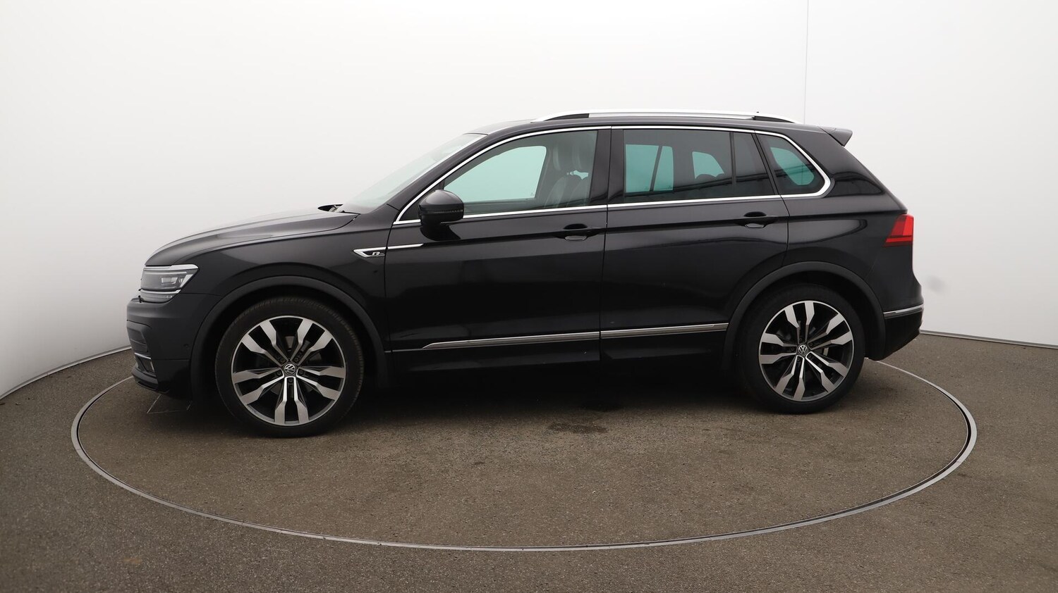 Used Volkswagen Tiguan 2020 for sale - 76214560: Photo 68