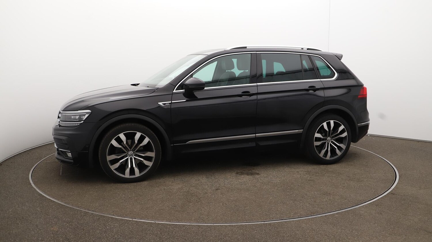 Used Volkswagen Tiguan 2020 for sale - 76214560: Photo 69