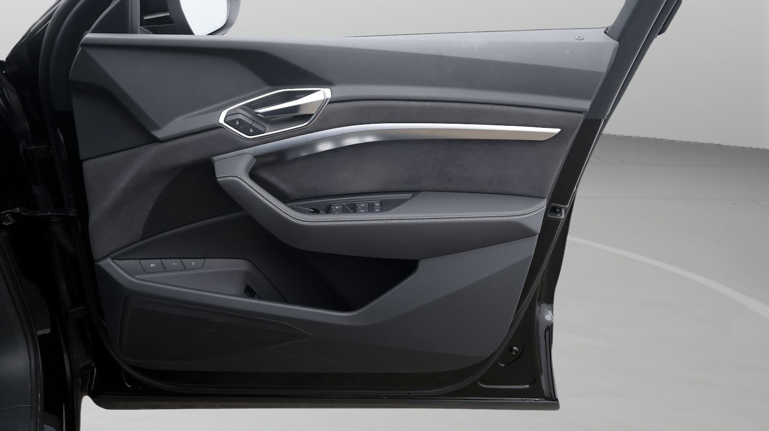 Used Audi e-tron 2023 for sale - 77837161: Photo 15