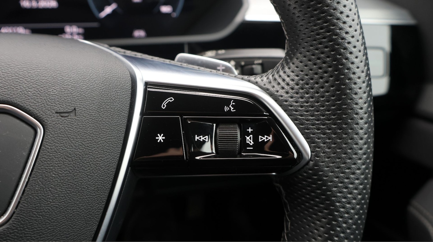 Used Audi e-tron 2023 for sale - 77837161: Photo 24