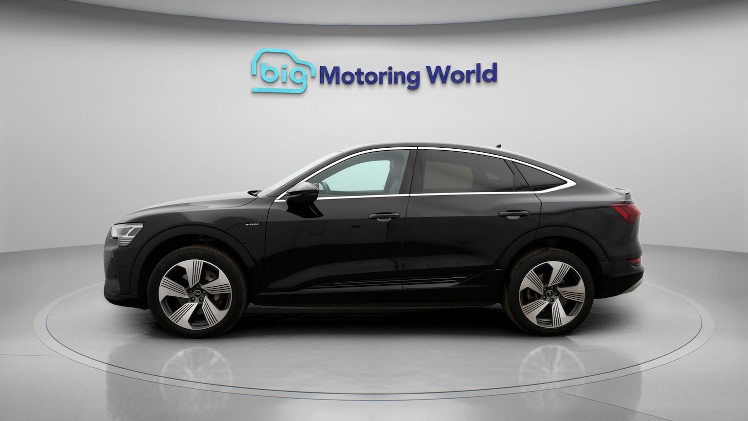 Used Audi e-tron 2023 for sale - 77837161: Photo 4