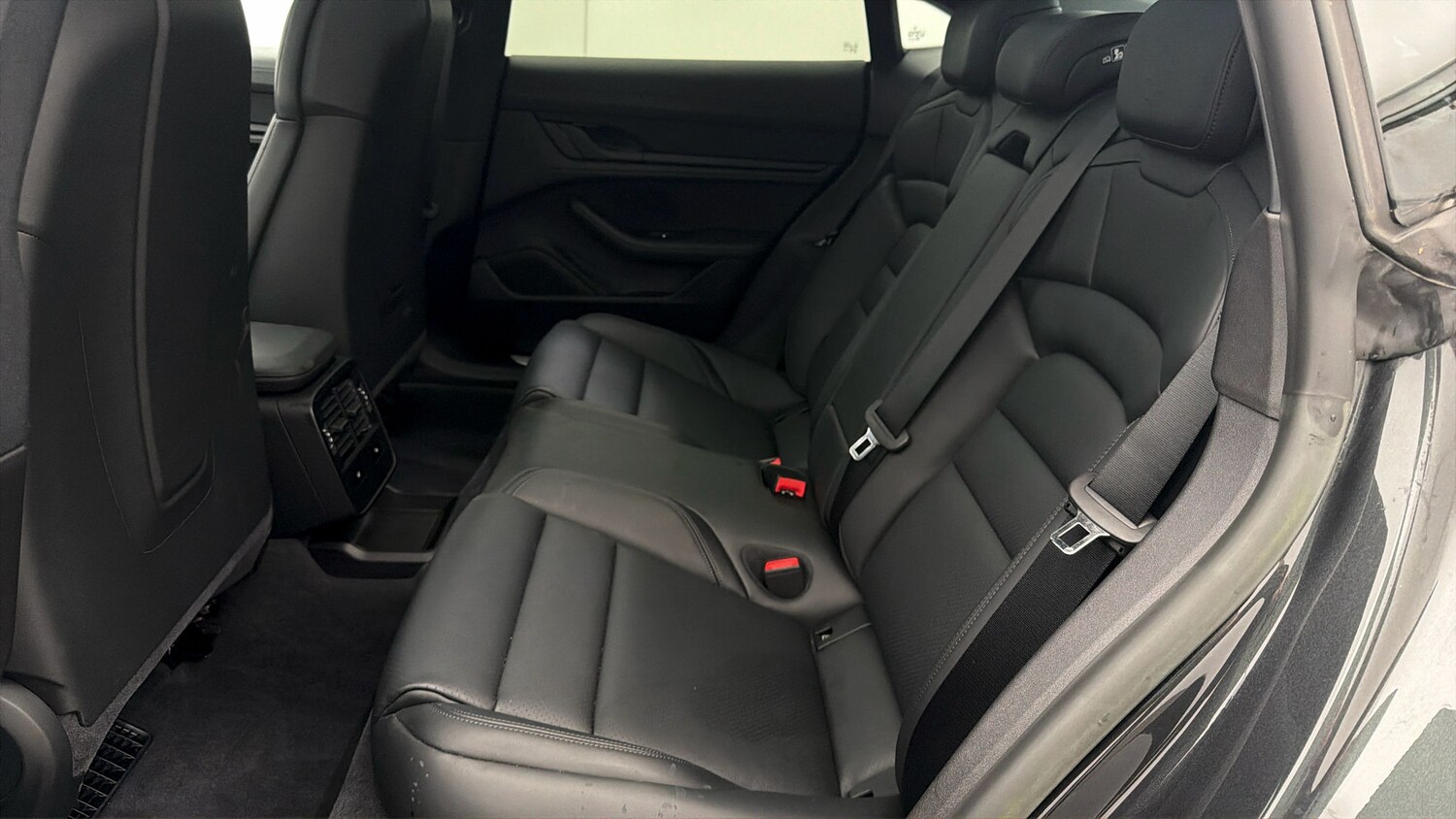 Used Porsche Taycan 2023 for sale - 78089382: Photo 15