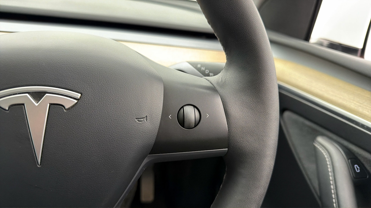 Used Tesla Model Y 2023 for sale - 78070669: Photo 25