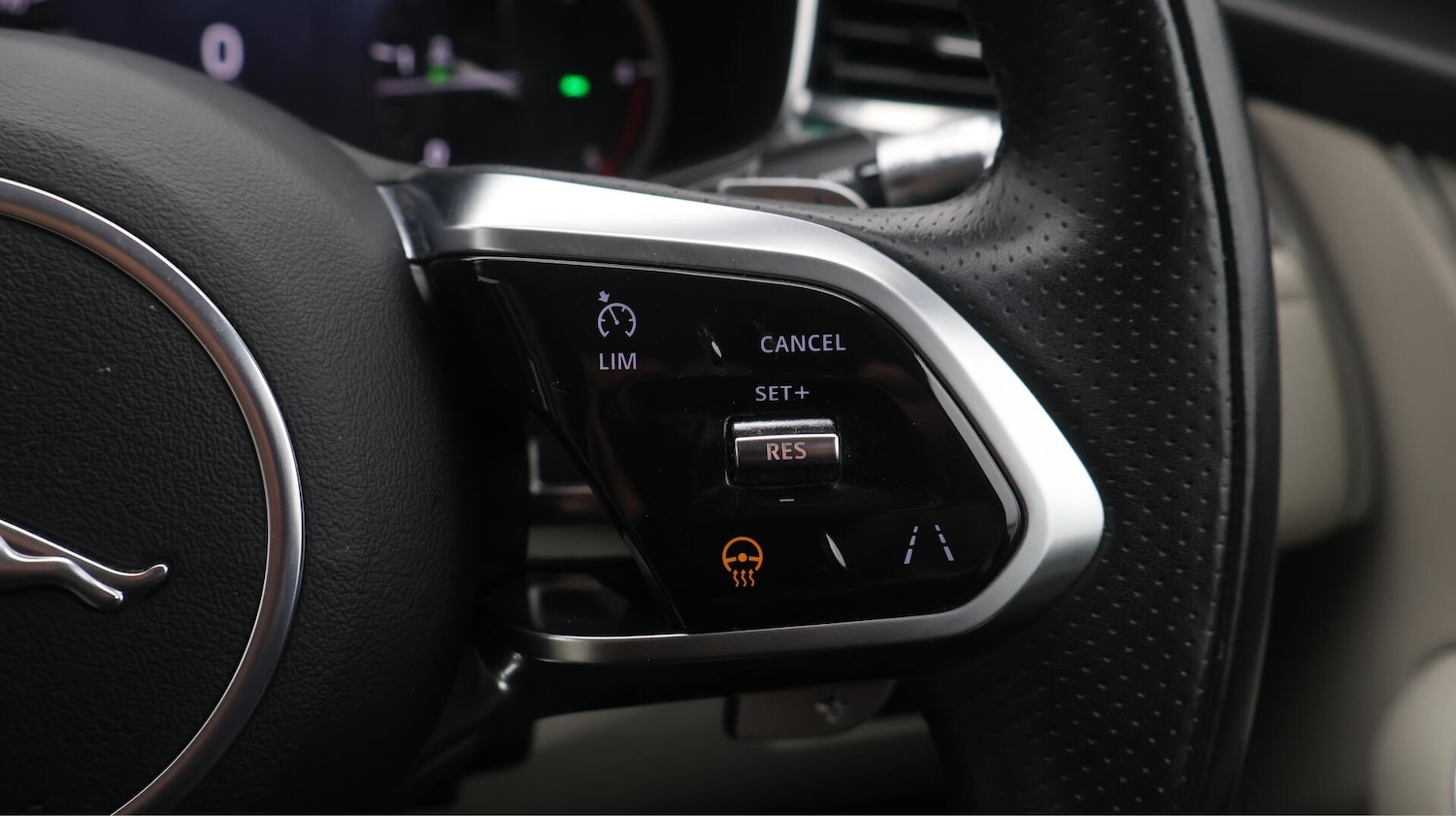 Used Jaguar F-Pace 2022 for sale - 76432649: Photo 26