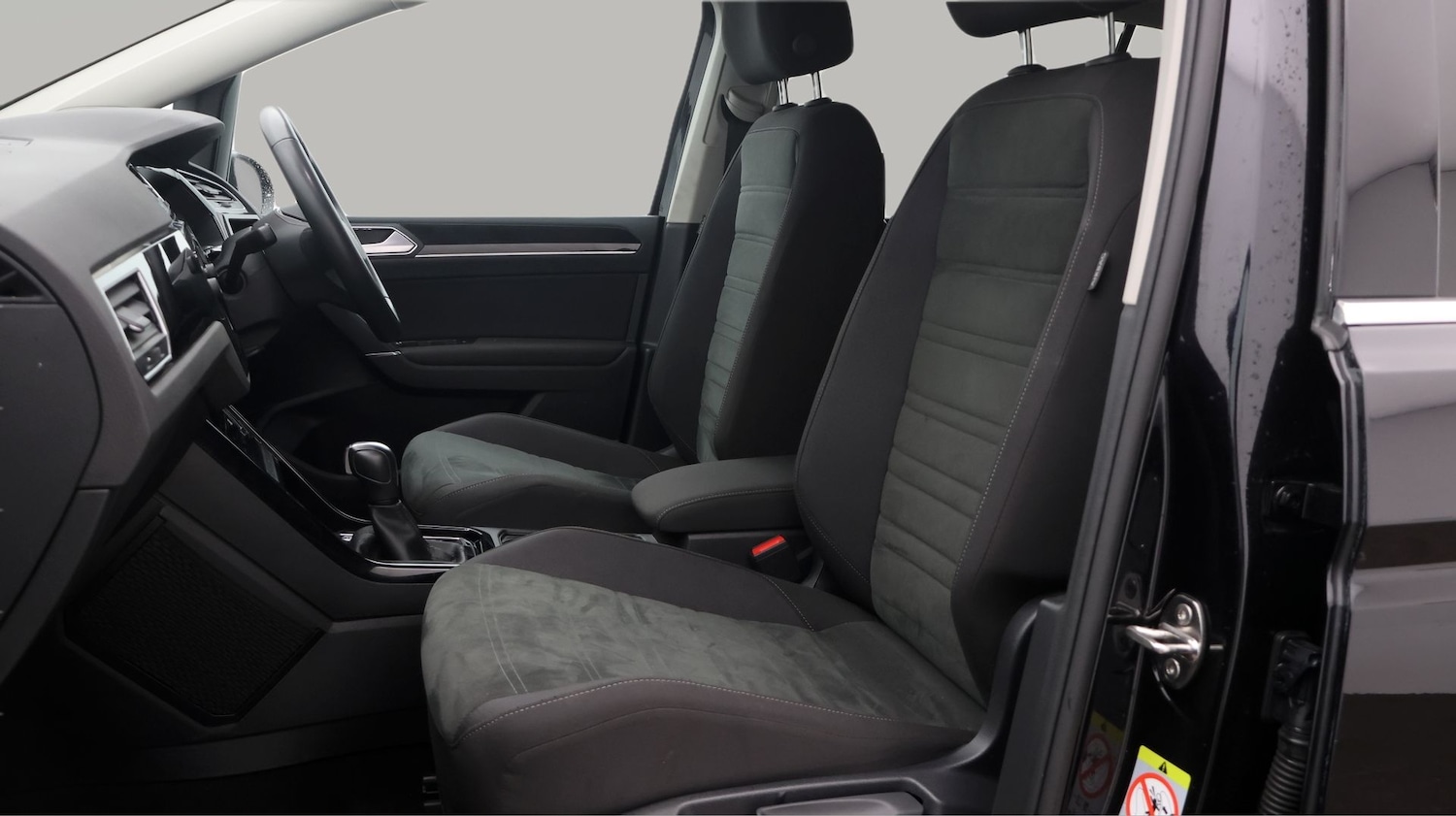 Used Volkswagen Touran 2023 for sale - 77813522: Photo 14