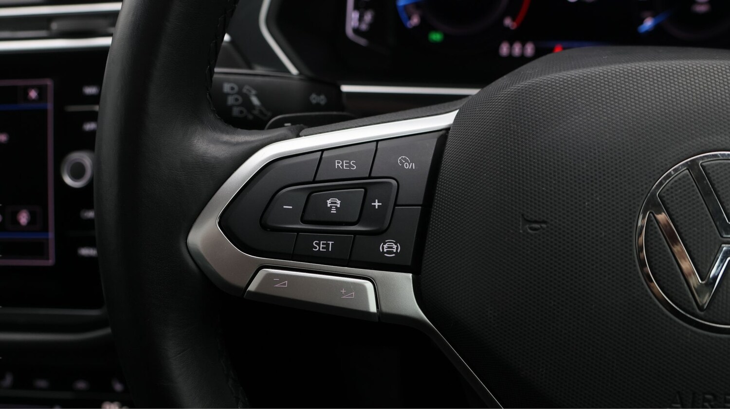 Used Volkswagen Tiguan for sale - 77365503: Photo 24