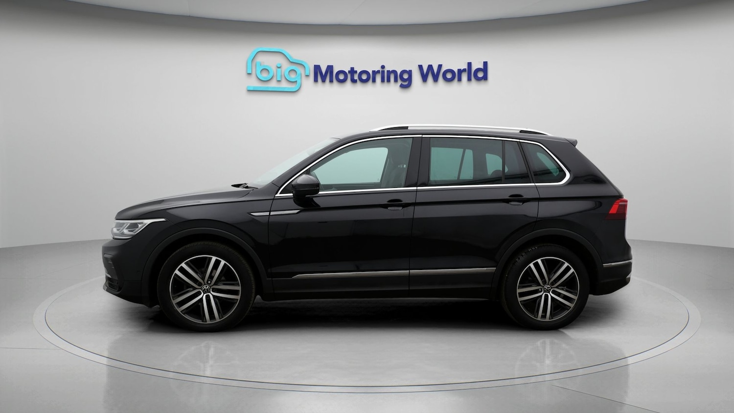 Used Volkswagen Tiguan for sale - 77365503: Photo 4