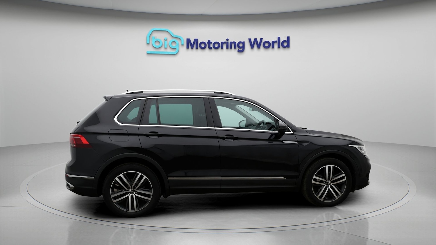 Used Volkswagen Tiguan for sale - 77365503: Photo 8