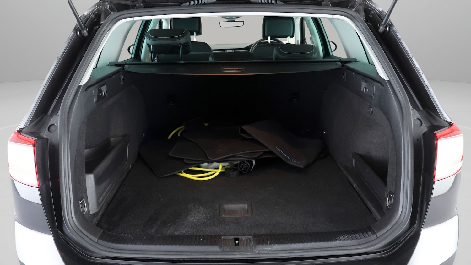 Used Volkswagen Passat 2023 for sale - 77635407: Photo 16