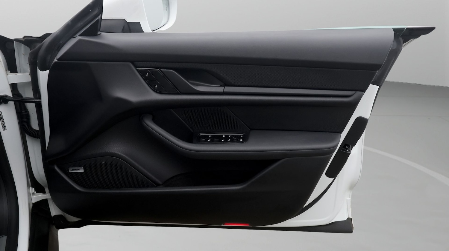 Used Porsche Taycan 2023 for sale - 77461921: Photo 15