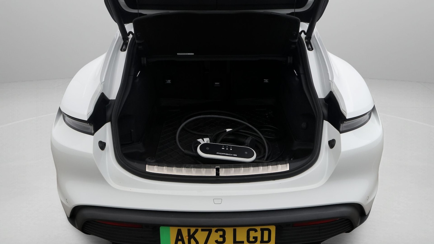 Used Porsche Taycan 2023 for sale - 77461921: Photo 17