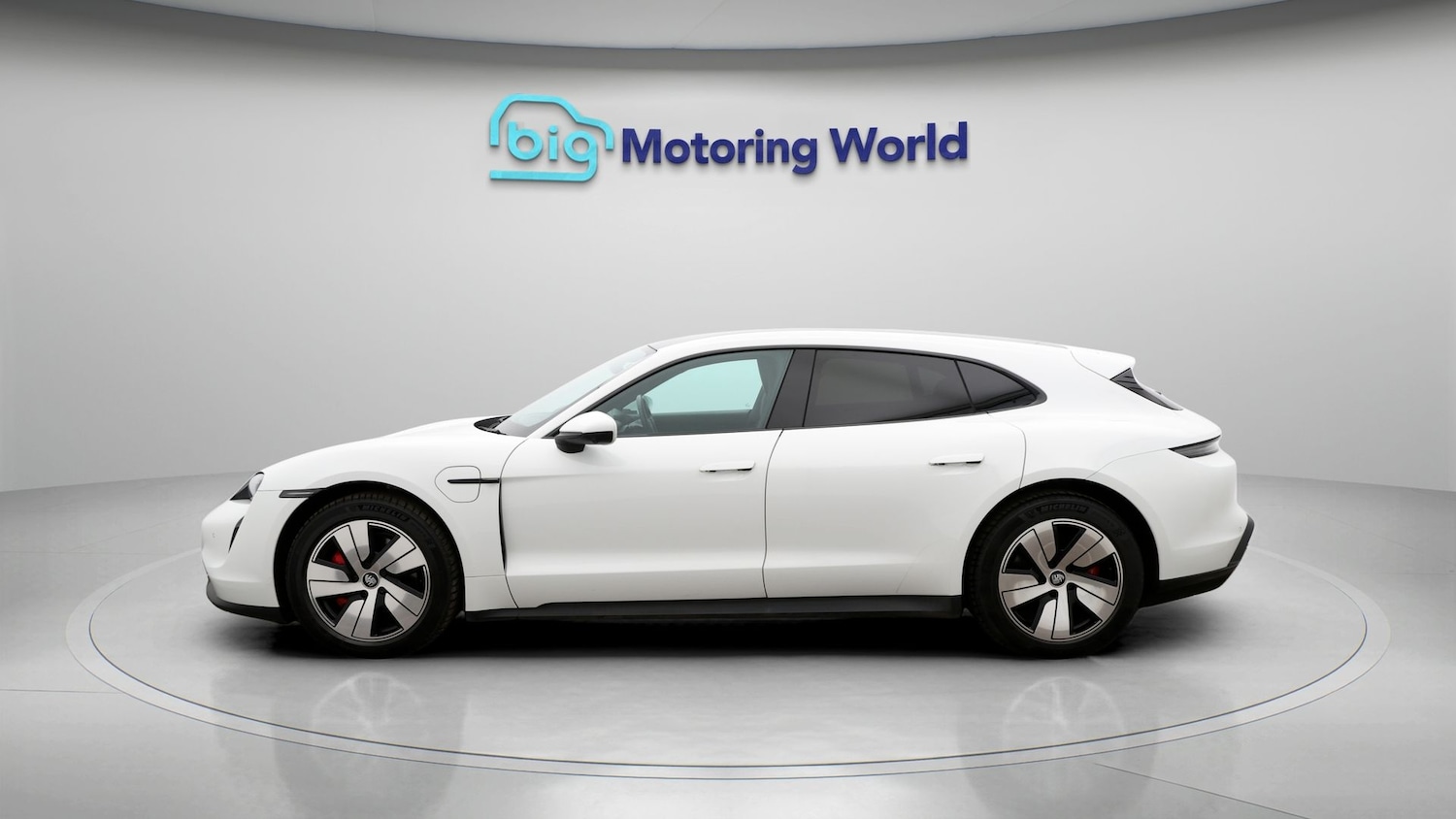 Used Porsche Taycan 2023 for sale - 77461921: Photo 4