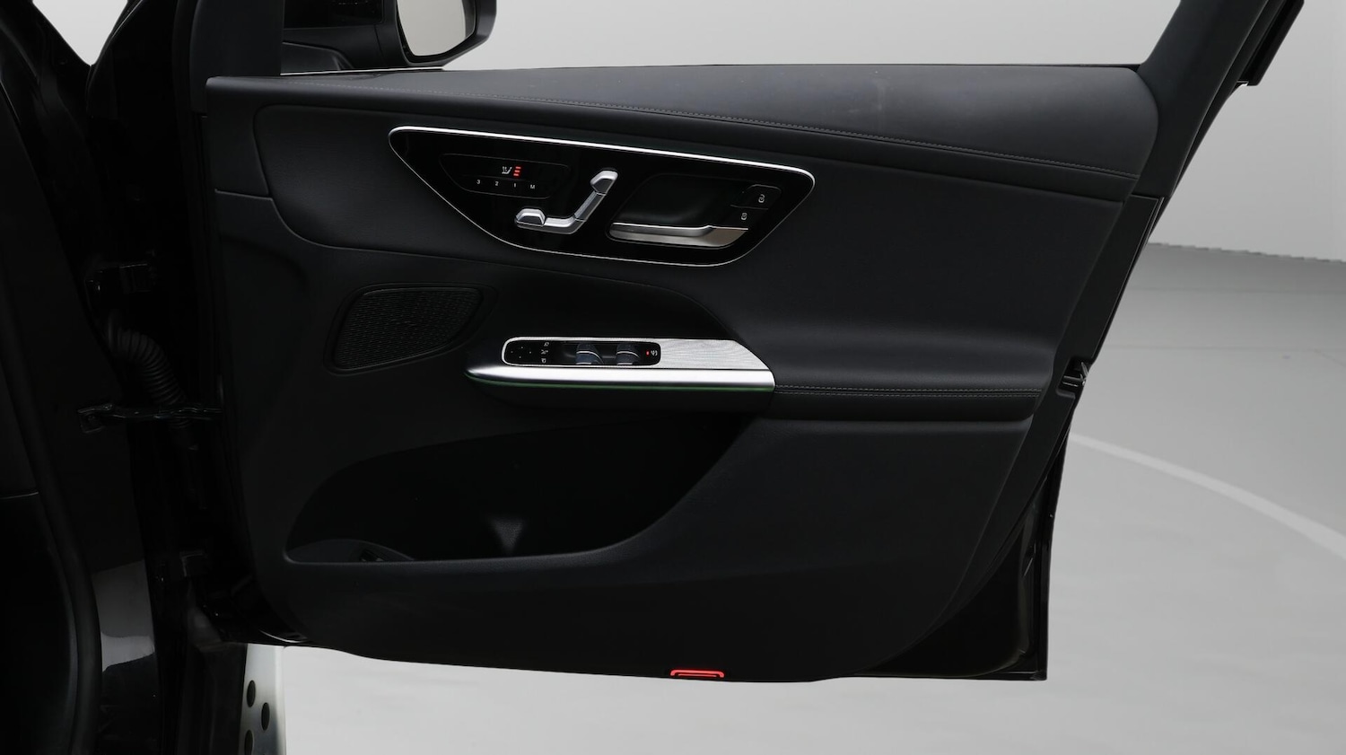 Used Mercedes-Benz GLC 2024 for sale - 76432384: Photo 16