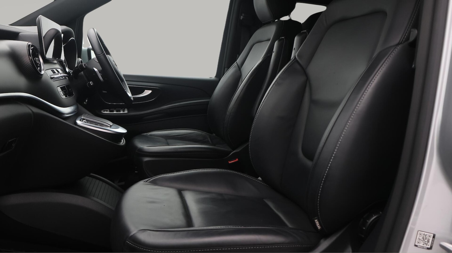 Used Mercedes-Benz V-Class 2023 for sale - 76408928: Photo 15