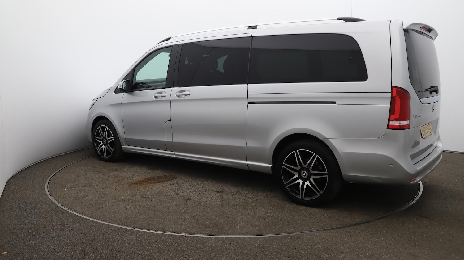 Used Mercedes-Benz V-Class 2023 for sale - 76408928: Photo 39