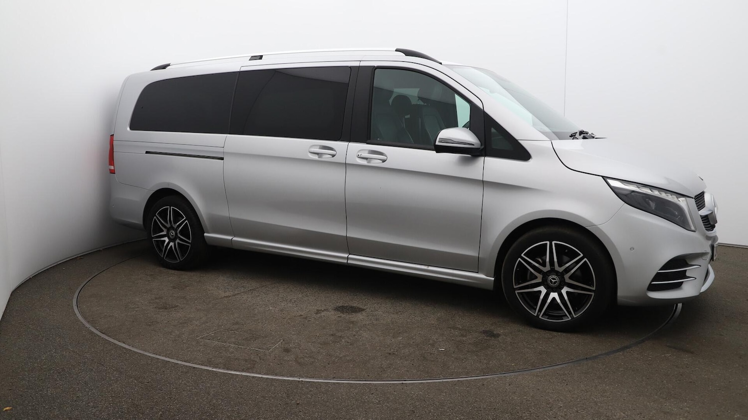 Used Mercedes-Benz V-Class 2023 for sale - 76408928: Photo 49