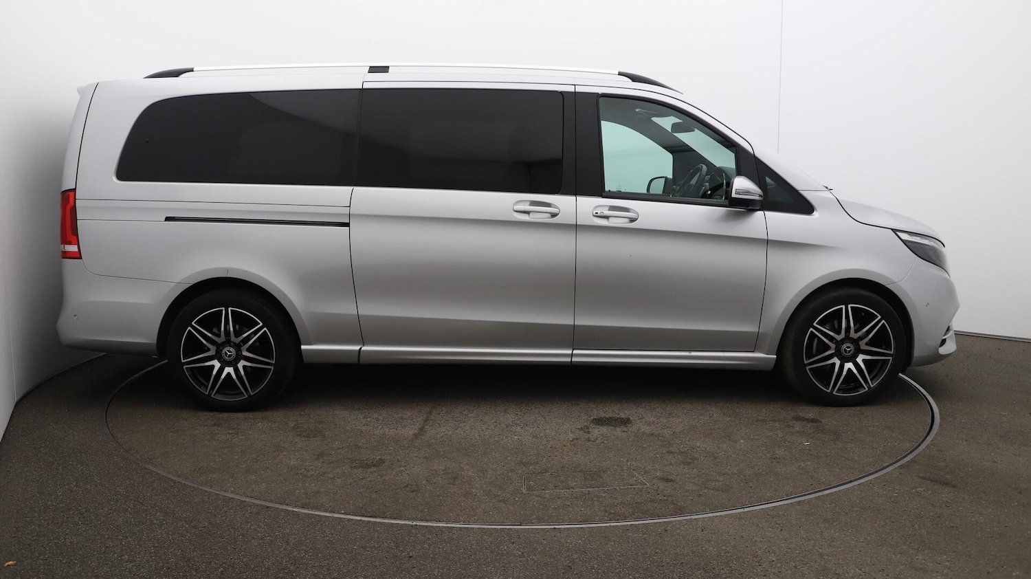 Used Mercedes-Benz V-Class 2023 for sale - 76408928: Photo 53