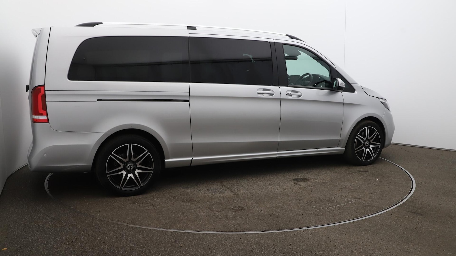 Used Mercedes-Benz V-Class 2023 for sale - 76408928: Photo 55