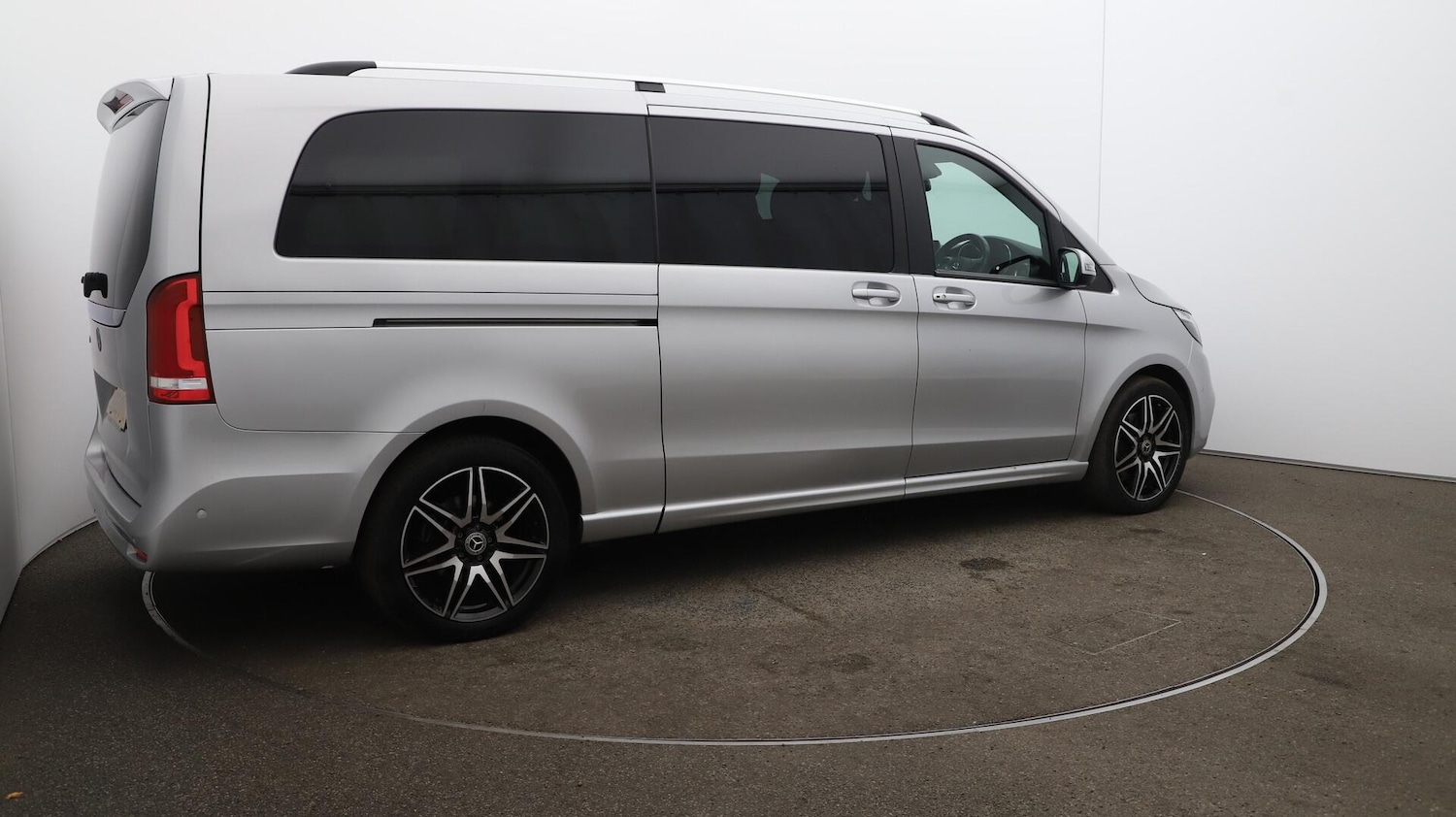 Used Mercedes-Benz V-Class 2023 for sale - 76408928: Photo 56