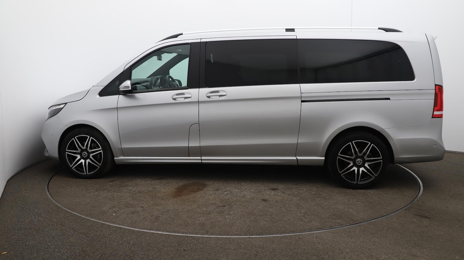 Used Mercedes-Benz V-Class 2023 for sale - 76408928: Photo 67