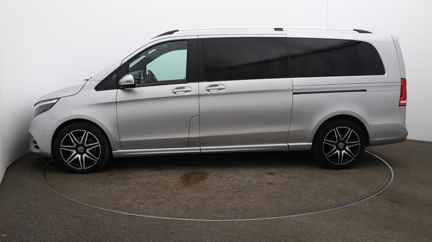 Used Mercedes-Benz V-Class 2023 for sale - 76408928: Photo 68