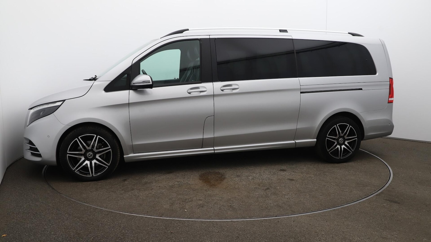 Used Mercedes-Benz V-Class 2023 for sale - 76408928: Photo 69