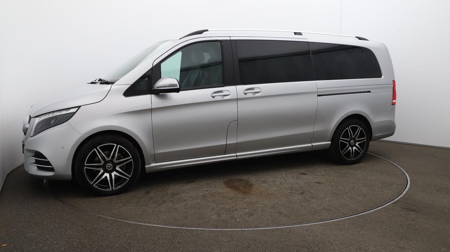 Used Mercedes-Benz V-Class 2023 for sale - 76408928: Photo 70