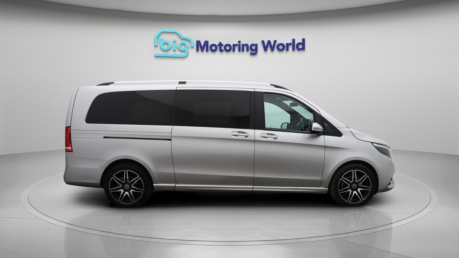 Used Mercedes-Benz V-Class 2023 for sale - 76408928: Photo 9