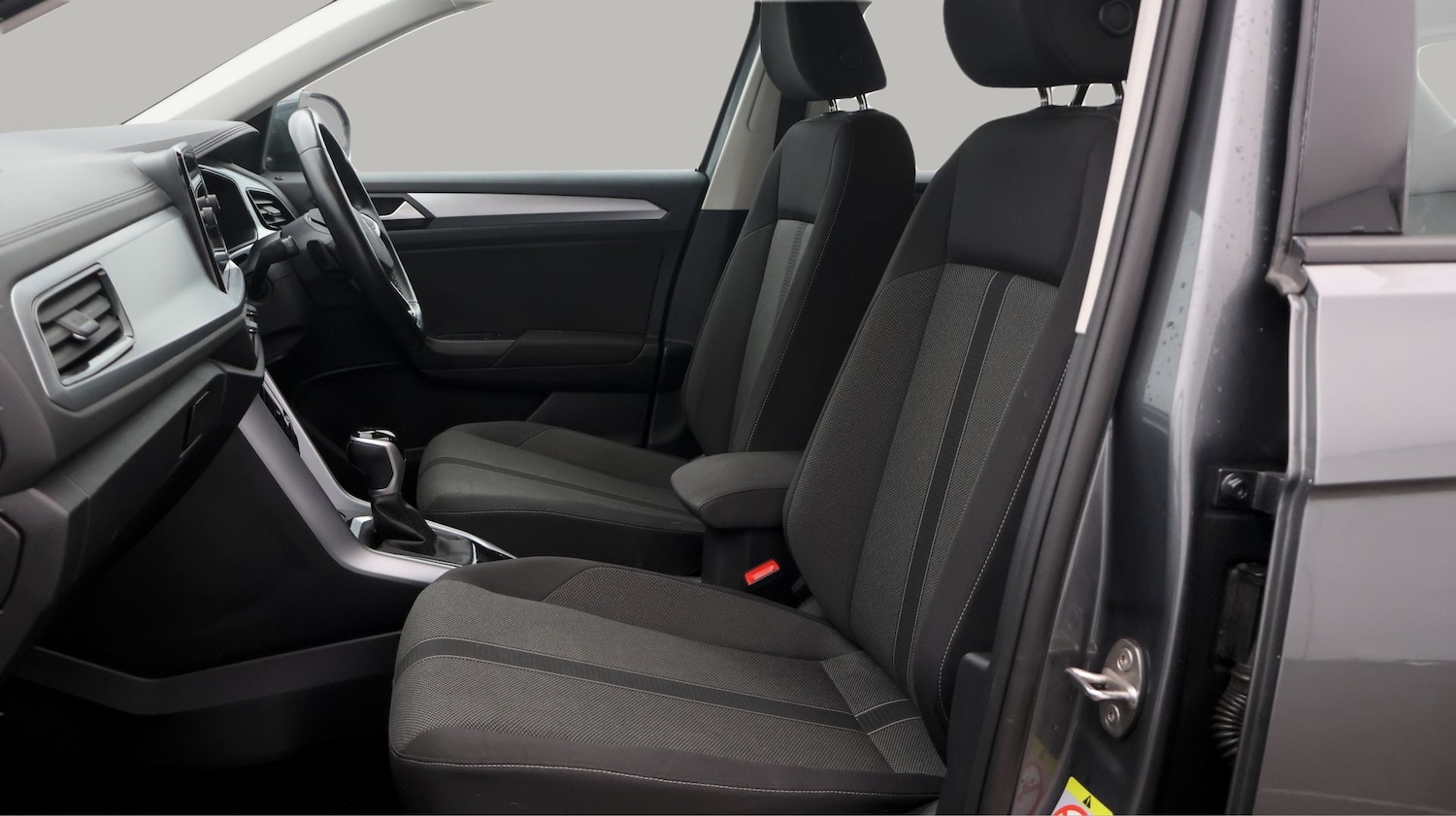 Used Volkswagen T-Roc 2023 for sale - 77260691: Photo 14