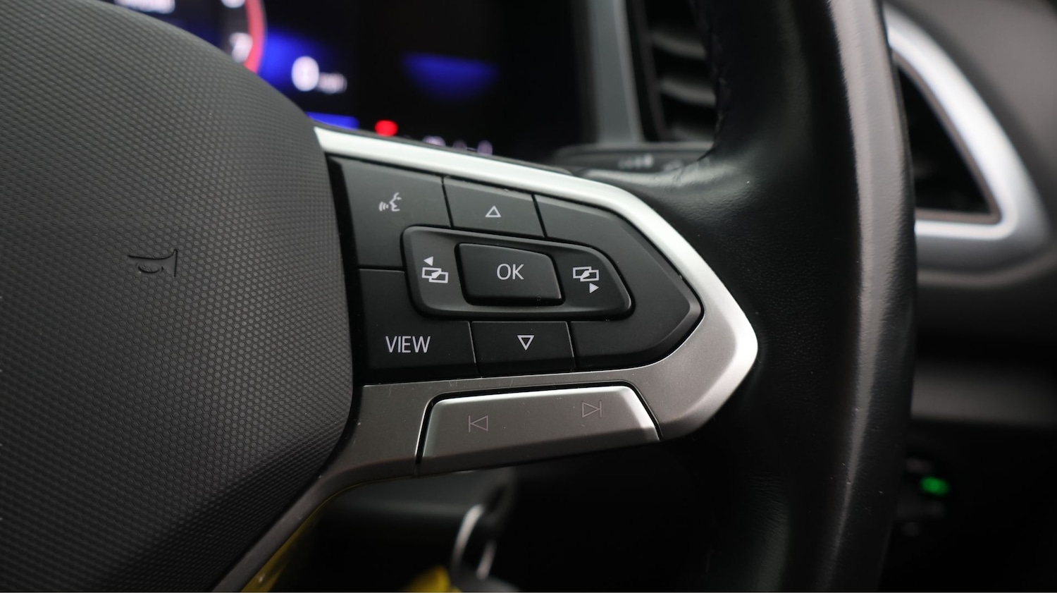 Used Volkswagen T-Roc 2023 for sale - 77260691: Photo 21