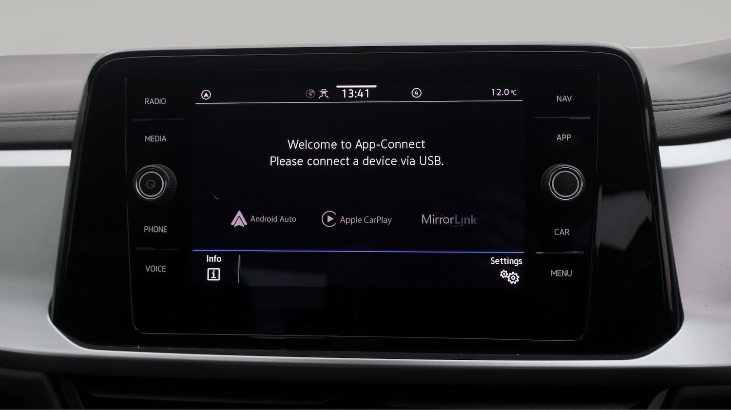 Used Volkswagen T-Roc 2023 for sale - 77260691: Photo 22