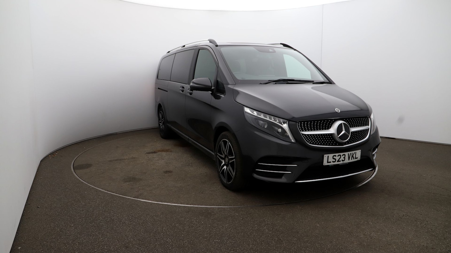 Used Mercedes-Benz V-Class 2023 for sale - 76812795: Photo 35
